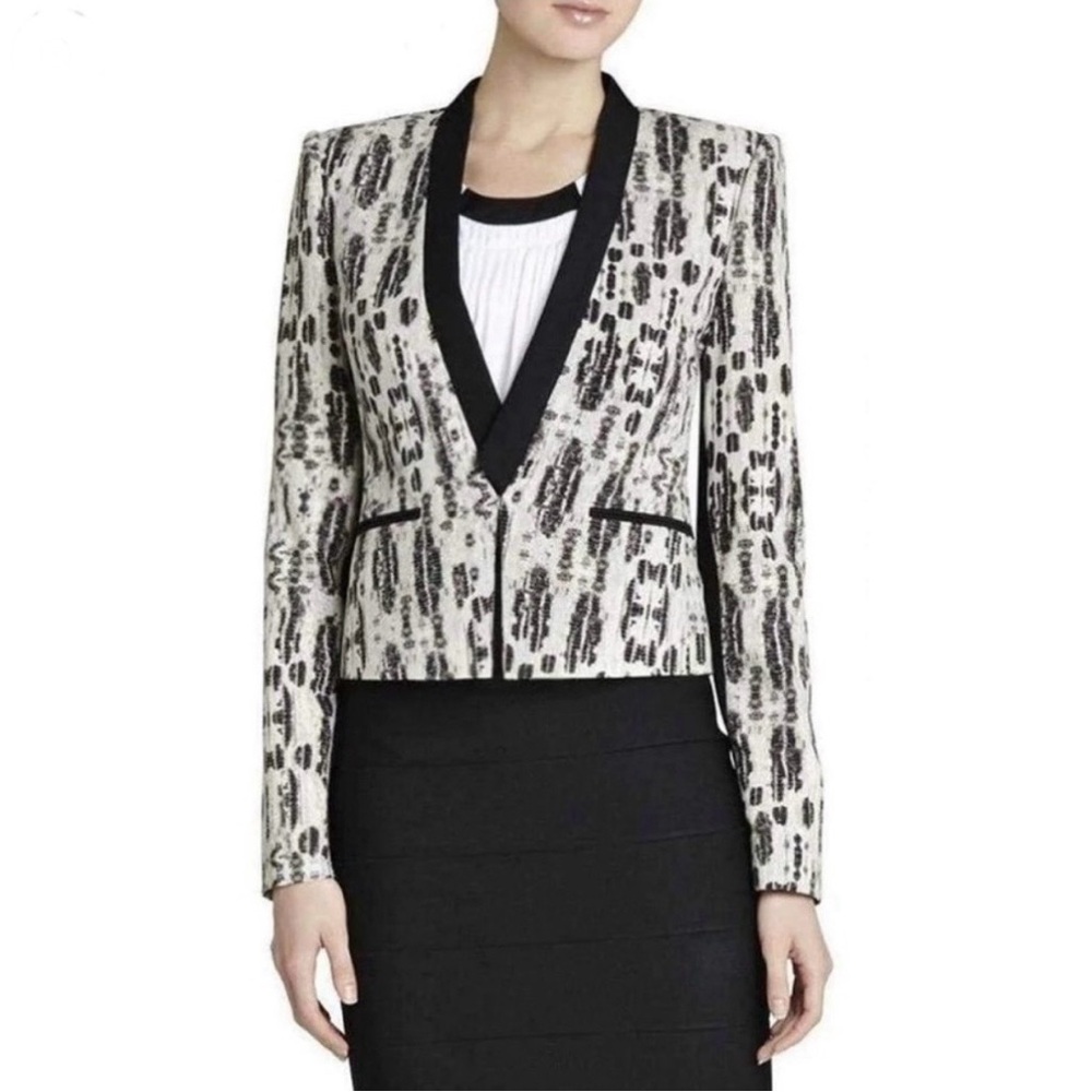 BCBGMAXAZRIA Fitted Cropped Tuxedo Jacket